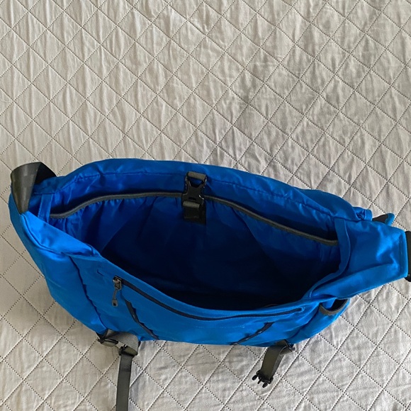 duffle bag alternate color black waterproof duffle bag rains Amazon.com | RAINS Weekend Bag - Black One Size
